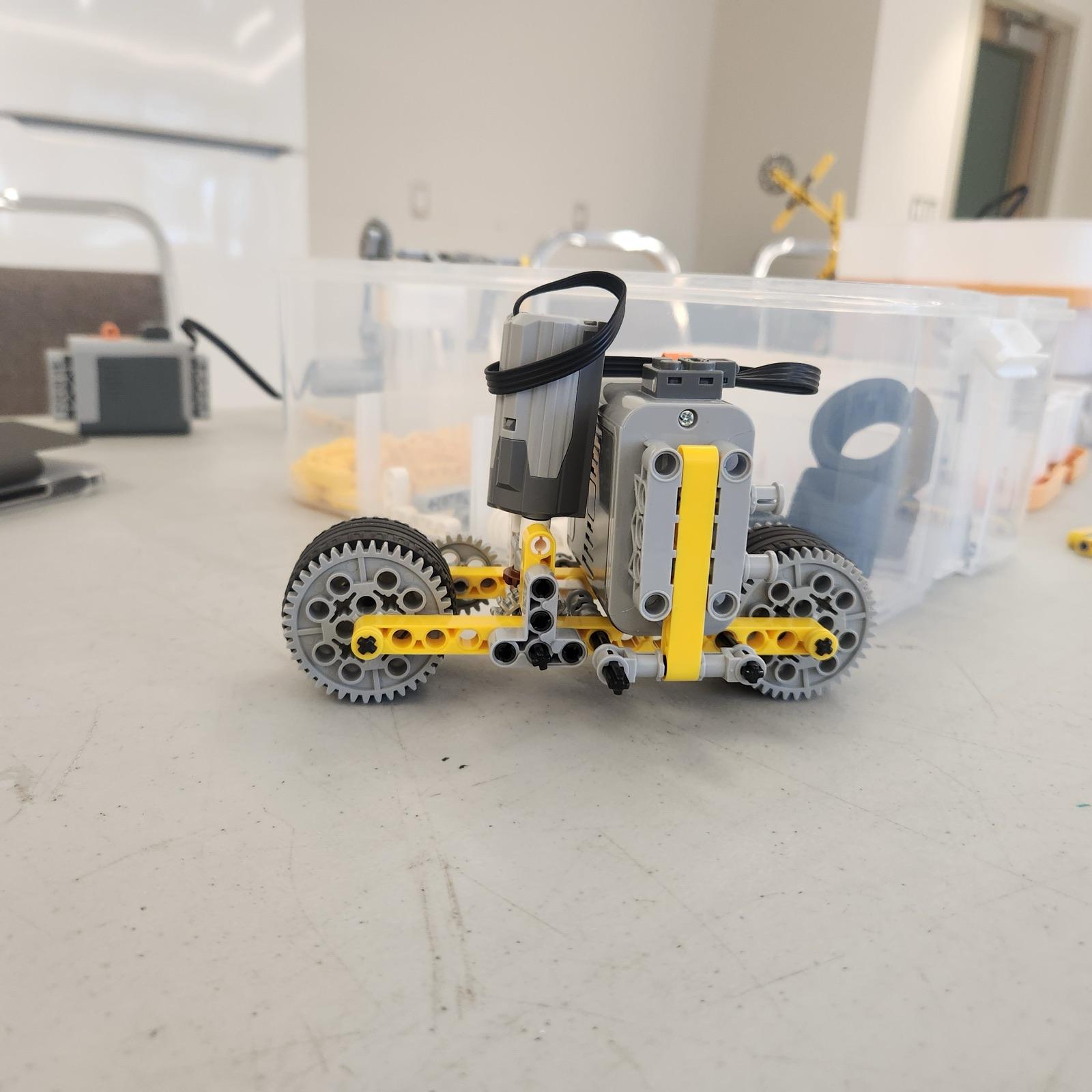 Véhicule motorisé construit pendant l'atelier